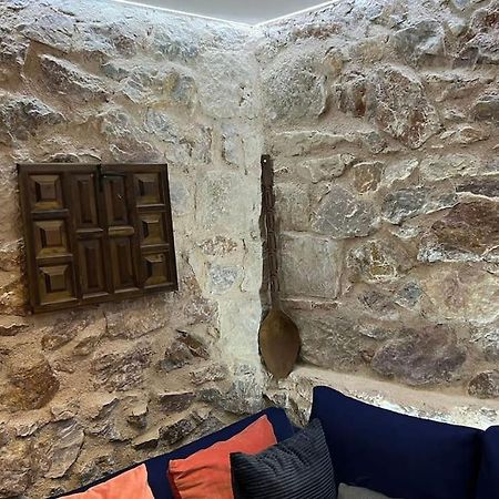 Stone Inn Near Acropolis & Metro 石头记 Felsenhohle Atenas Exterior foto